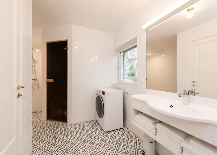 - No Contact Check In Apartament